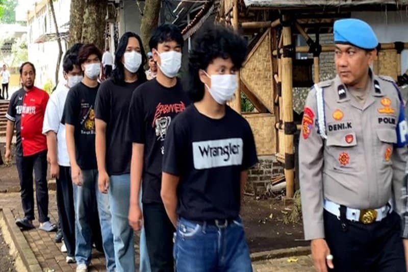 Polisi Amankan Tujuh Pemuda Pembawa Bom Palsu di Tengah Kota